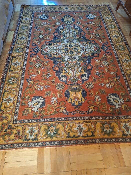 Продаются шерстяные ковры в хорошем каче