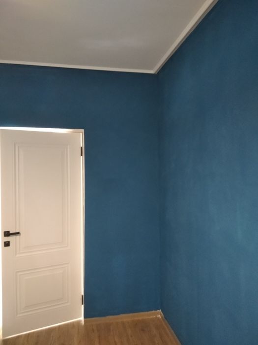 Поклейка обоев, водоэмульсия, галтели. Качественно, аккуратно, быстро.