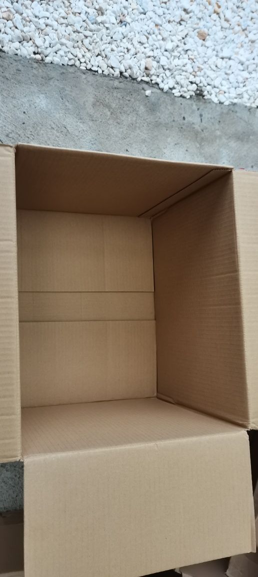 Cutii carton refolosite