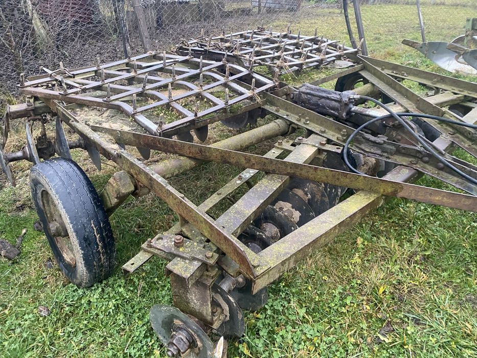 De vanzare utilaje: disc, plug pp4, remorca strans fan