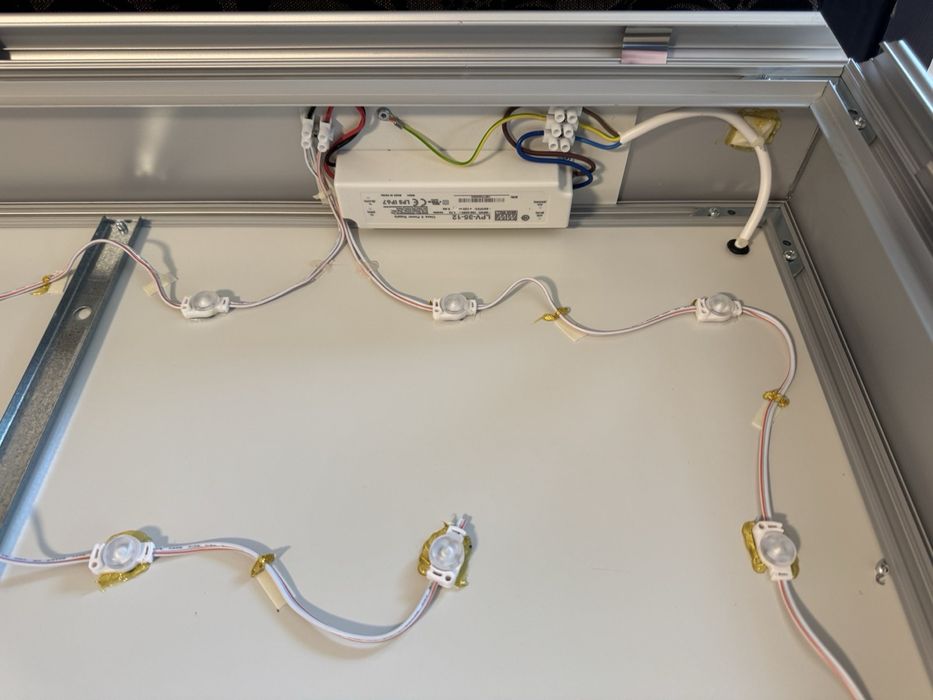 ЧИСТО НОВА светеща рекламна табела