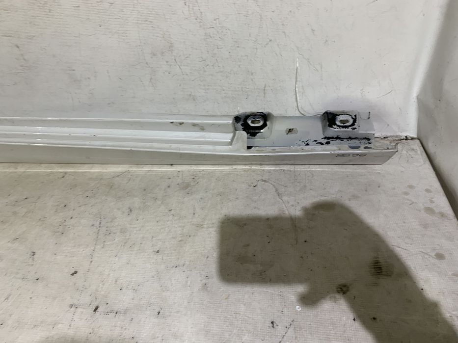 Prag dreapta BMW Seria 5, F10, F11, 2010, 2011, 2012, 2013, 2014, 2015, 2016, cod origine OE 51777184774.