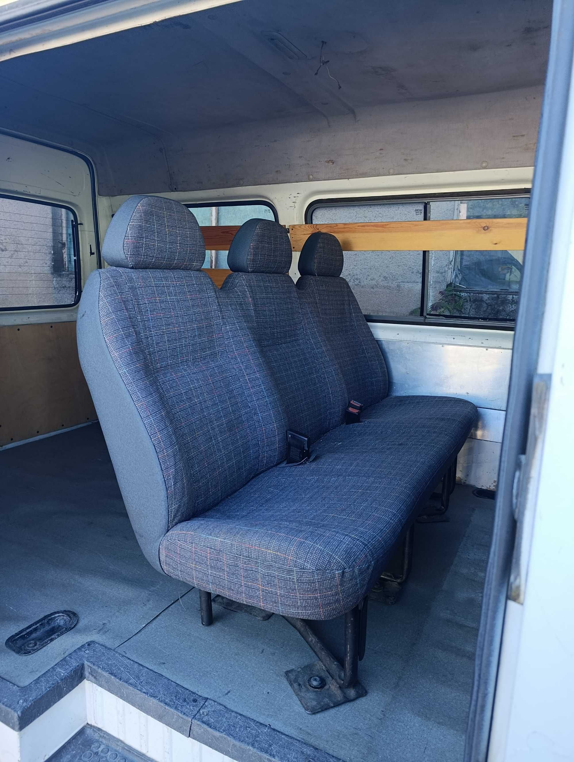 БУС Ford Transit пътнически