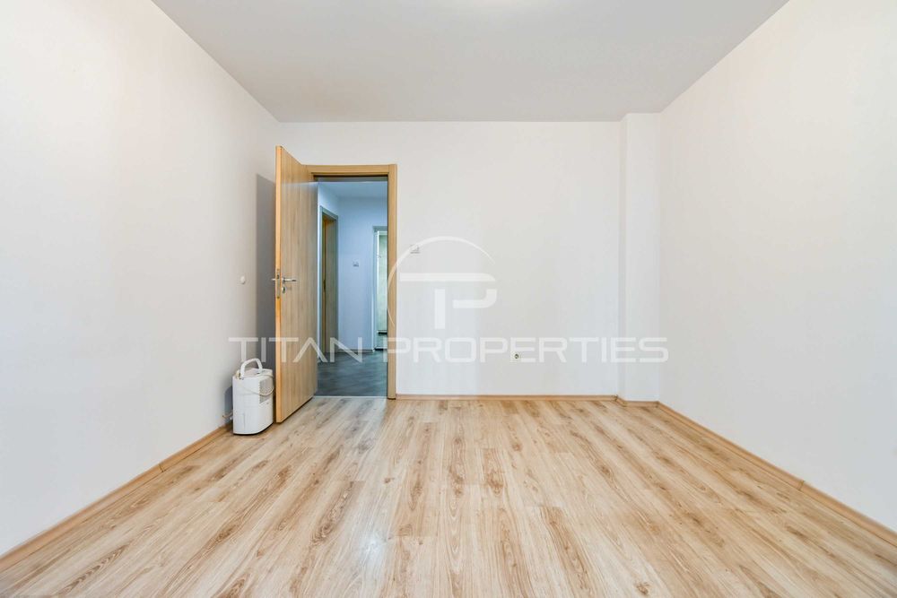 Дава се под наем Тристаен апартамент в София, Център - 61 кв.м за 575 € - Снимка #4