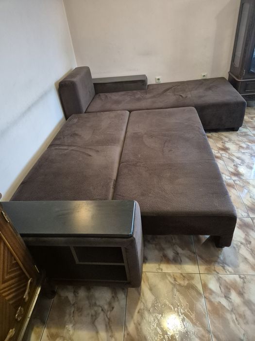 Продавам ъглов  разтегателен диван