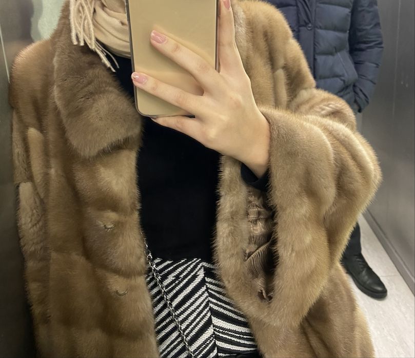 Продам Норковую шубу