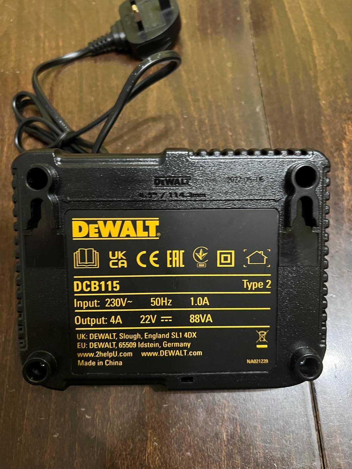 Чисто ново зарядно устройство DEWALT DCB115