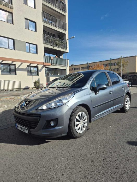 Proprietar vând Peugeot 207 1.4 HDI.