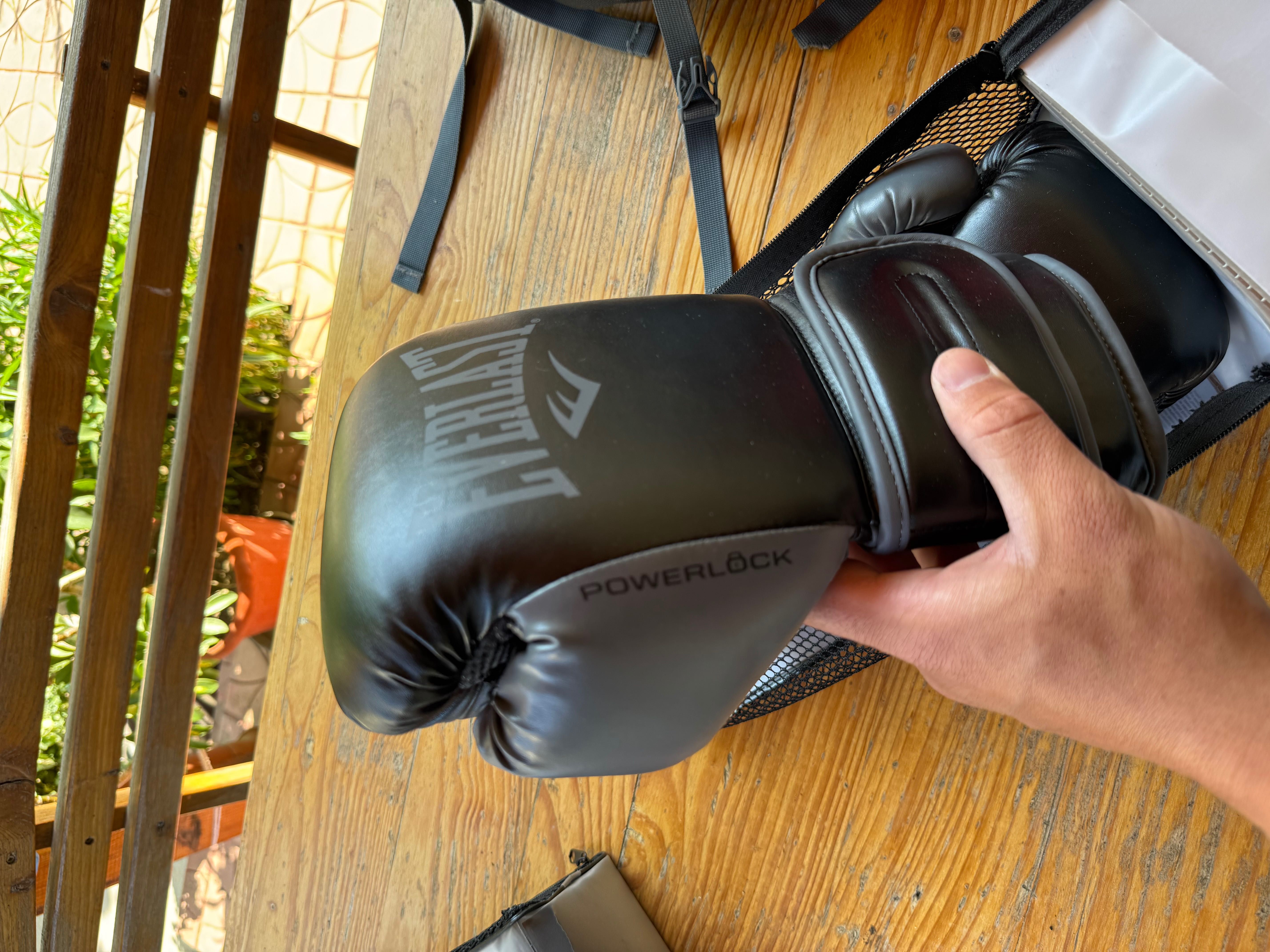 Боксови ръкавици - LONSDALE и EVERLAST. Чисто нови !