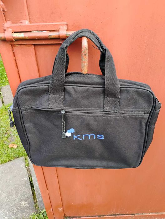 Geanta versatila - ideal pentru laptop de dimensiuni mici