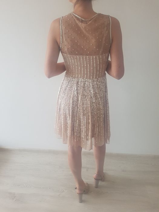 Vand rochii elegante de seara