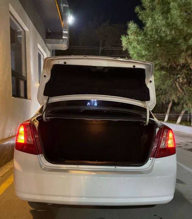 Chevrolet Jentra A/T sotiladi