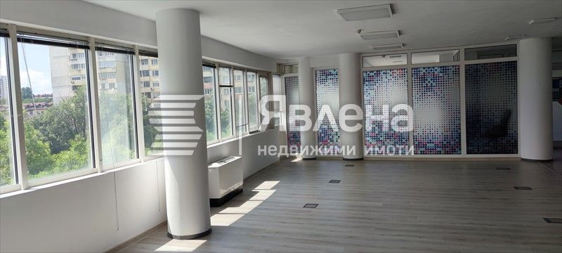 Светъл и функционален етаж от офис