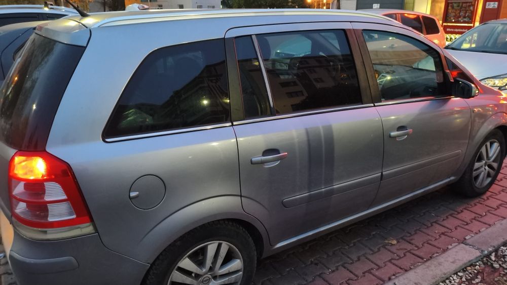 Opel zafira B an fabricatie 2008