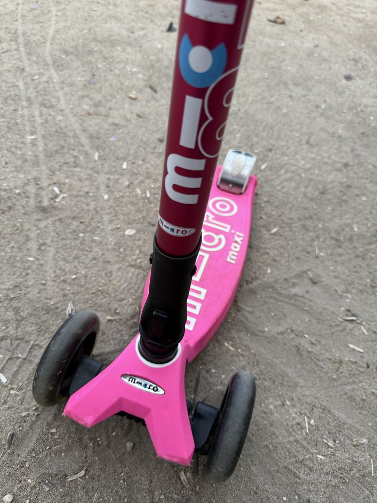 Детска тротинетка Micro Maxi LED