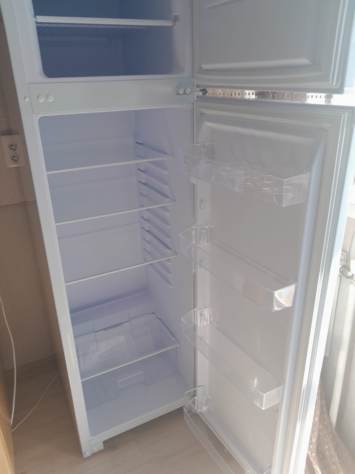 Холодильник почти новый КШТ