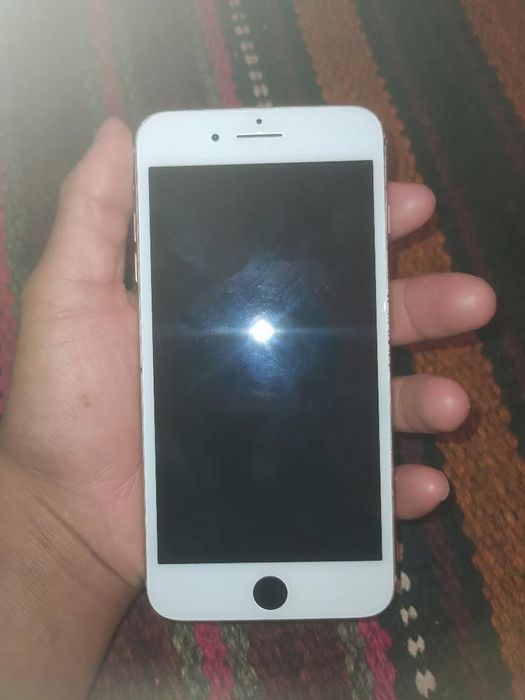 Iphone 8 plus telefoni sotiladi