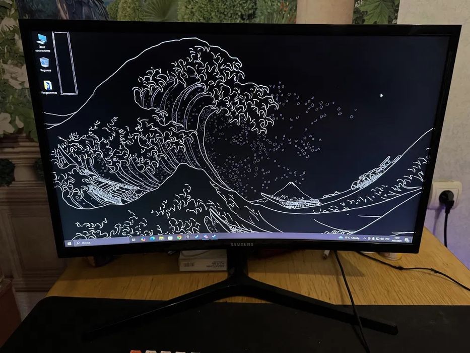 Игровой изогнутый монитор Samsung 24” 144hz