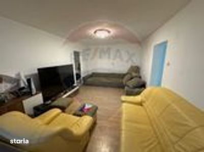 Apartament  4 camere de inchiriat MALUL MURESULUI