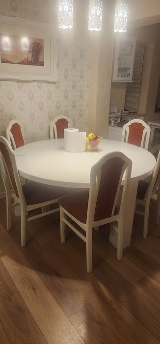 Masa cu 6 scaune