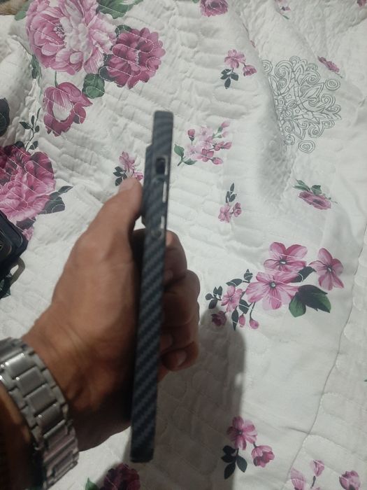 Iphone 14 pro max zashitnik