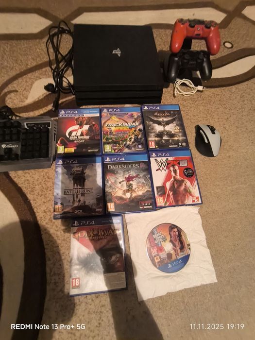 Продавам Playstation 4pro 1TB