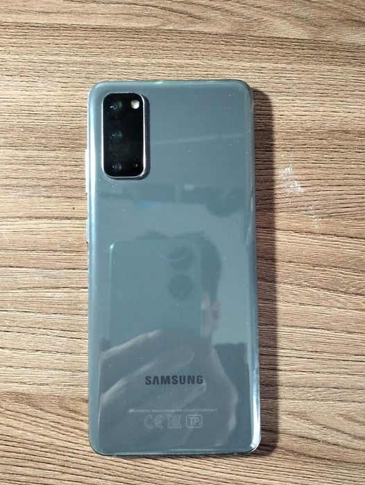 Обменя два телефона Samsung s20 и iPhone xr