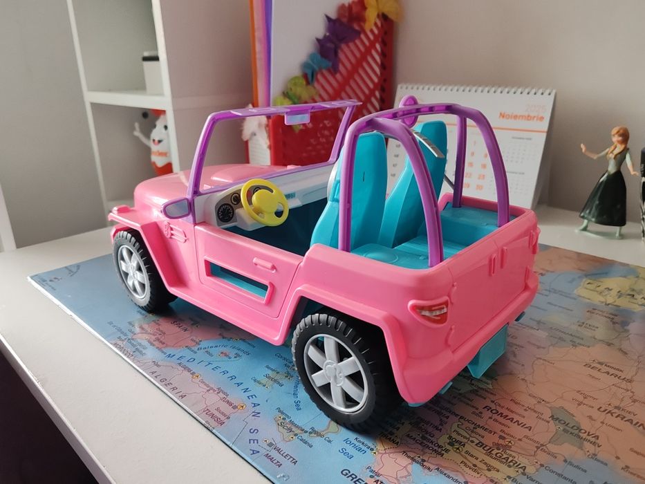 Vând jucării Barbie