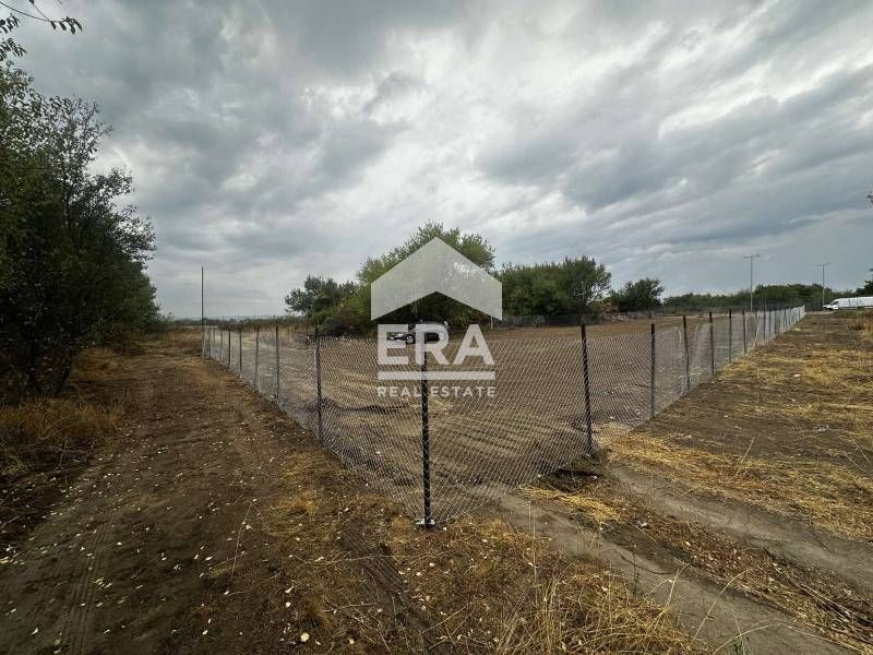 Бизнес парцел за продажба, граничещ с шоурума на Мерцедес, район Влади