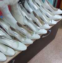 Туфли женские  белые