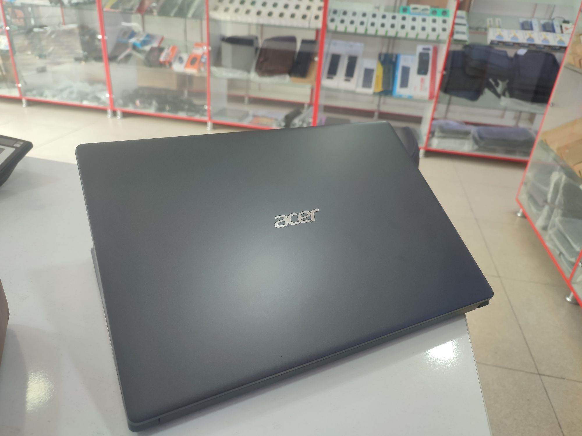 Acer Celeron N4020 ideal karobka dokumentlari bilan