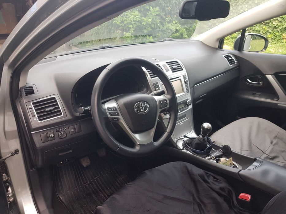 Toyota avensis  2d4d