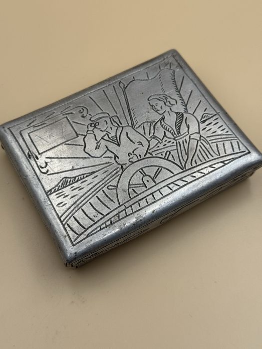 Tabachera al doilea razboi trench art