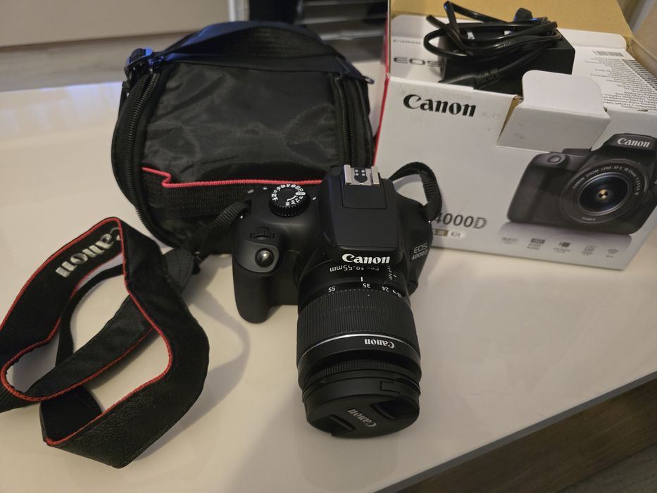 Canon EOS 4000D + obiectiv EF-S 18-55mm