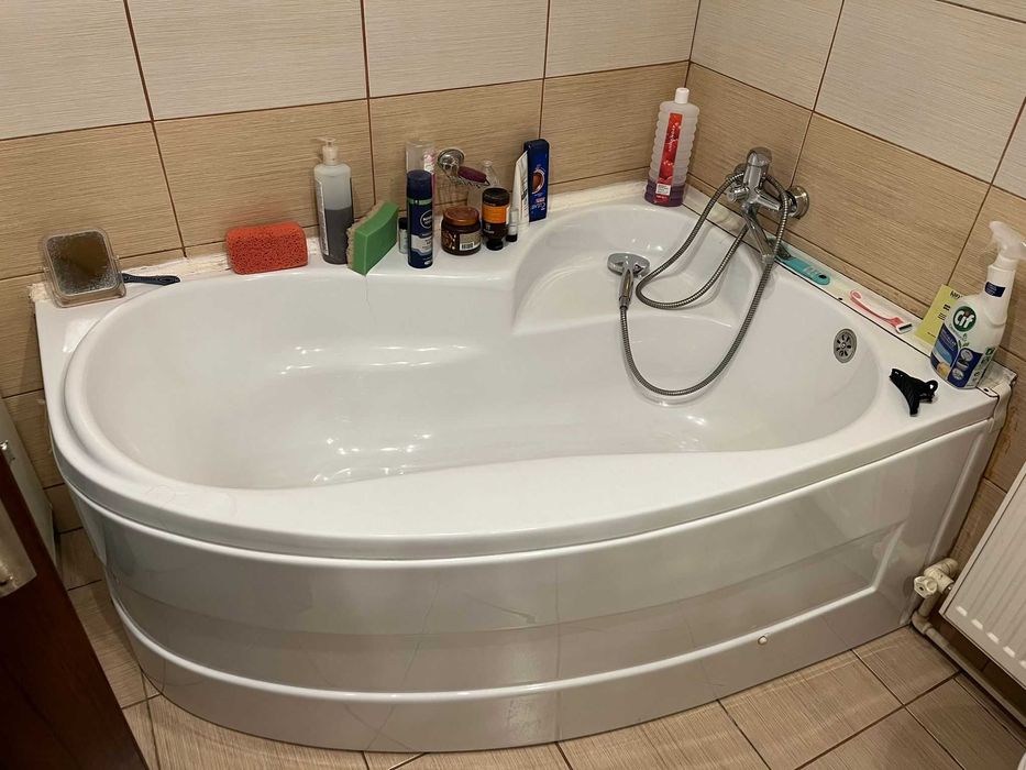 VAND cada  cu masca  si lavoar baie si chiuveta  cu masca si pat