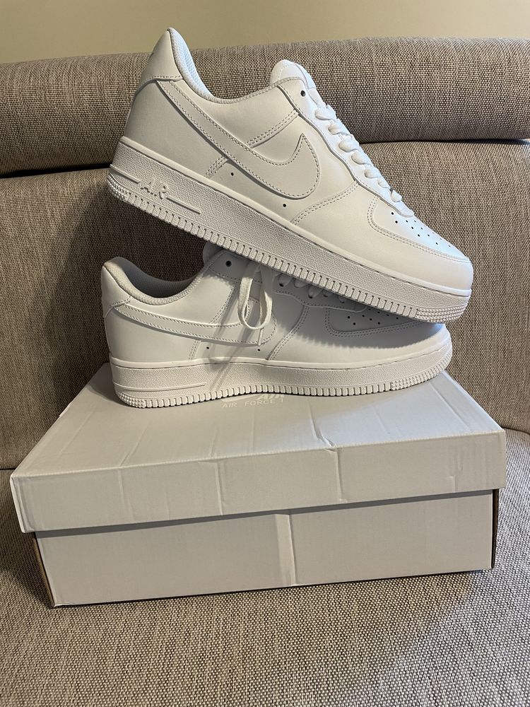 Nike Air Force 1 Triple White