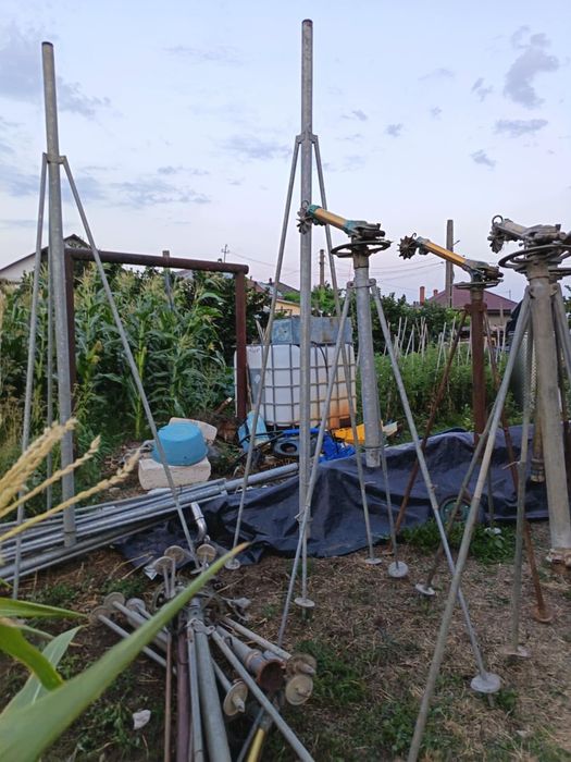 Aspersoar și trepied pentru irigat