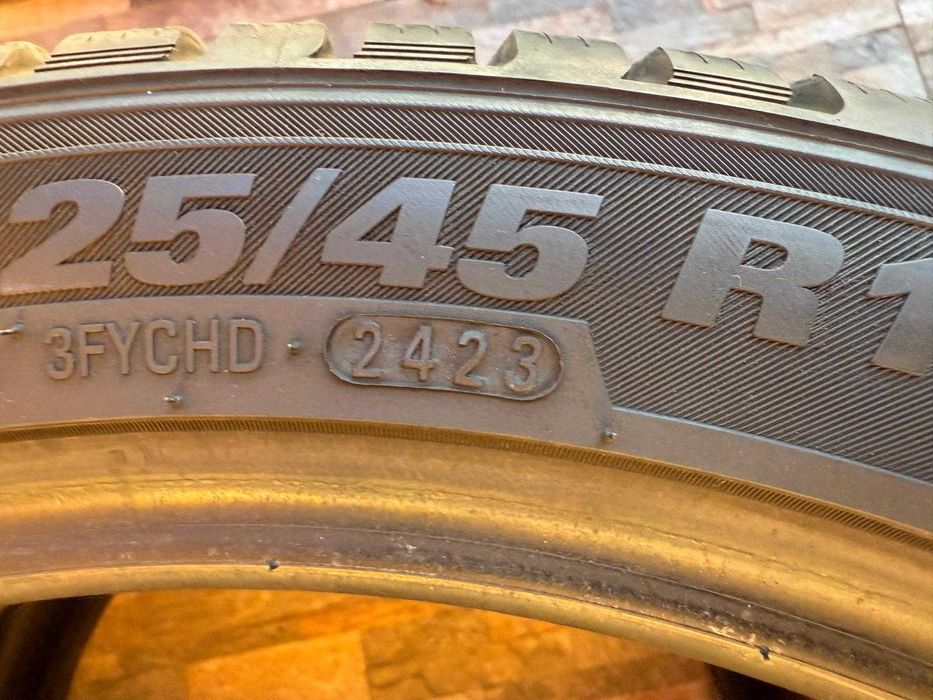 Anvelope Kumho iarna 225/45/R19