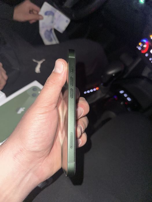 iphone 13    xotirasi 128   zangor holasi yangi 35 marta zaryad bugan