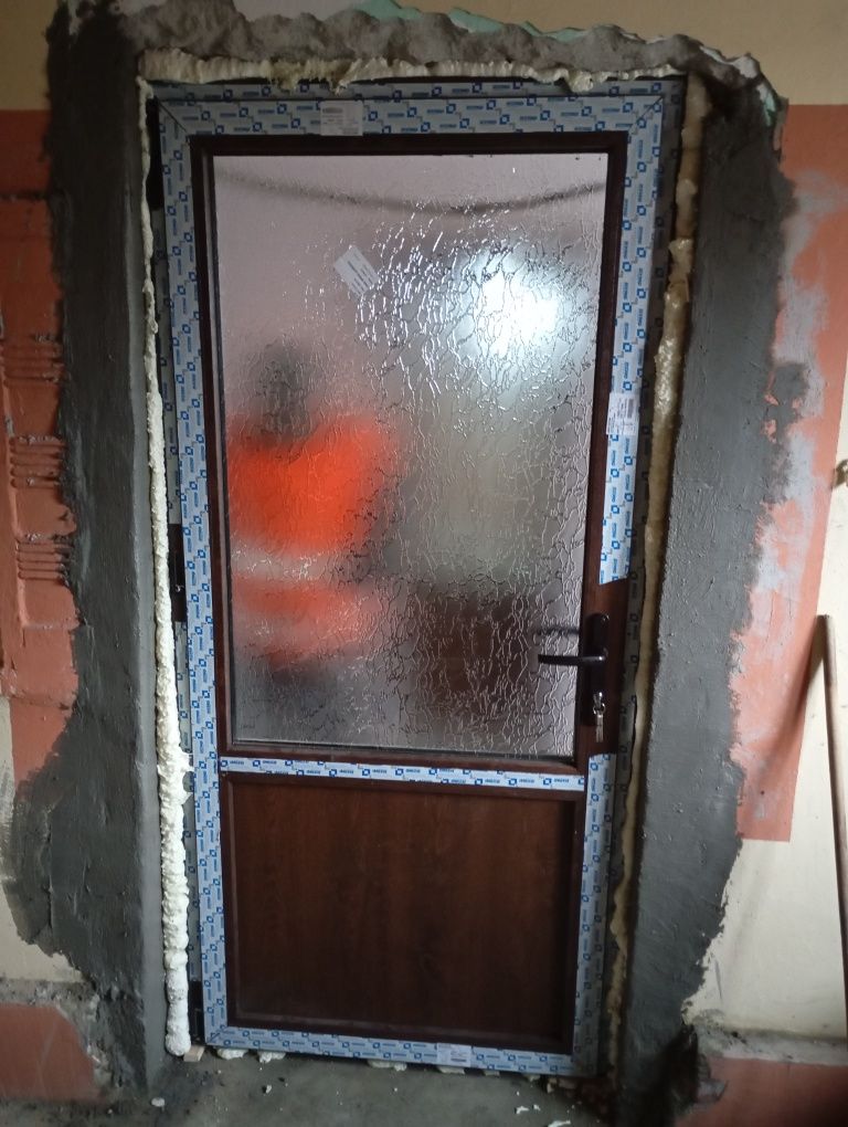 Termopane ferestre uși rulouri plase insecte