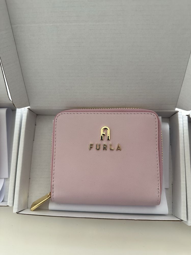 Дамски портмонета FURLA. Различни видове