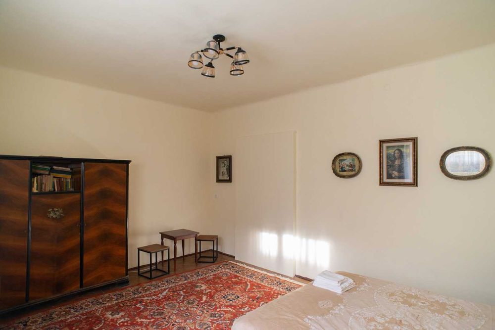 Apartament 2 camere, aer istoric, parter casa Centru, str. I Maniu