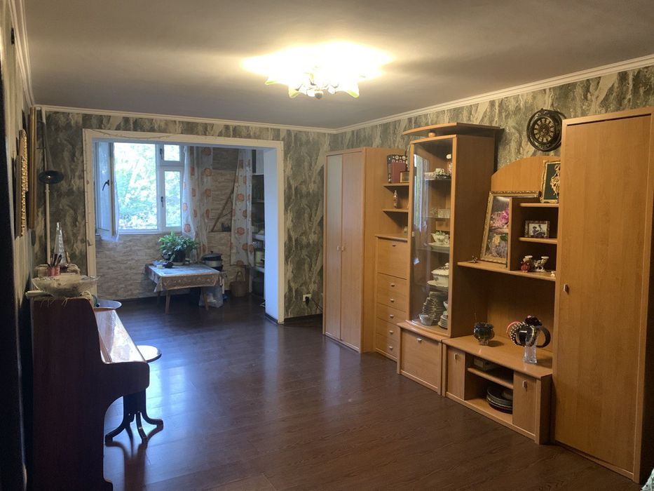 Мукуми улица Спортовары продается трёхкомнатная квартира