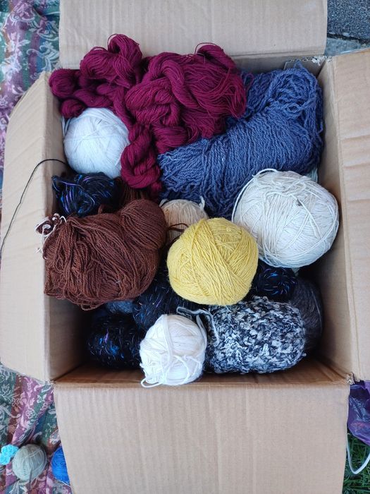 Cutie cu fire de croșetat ieftina