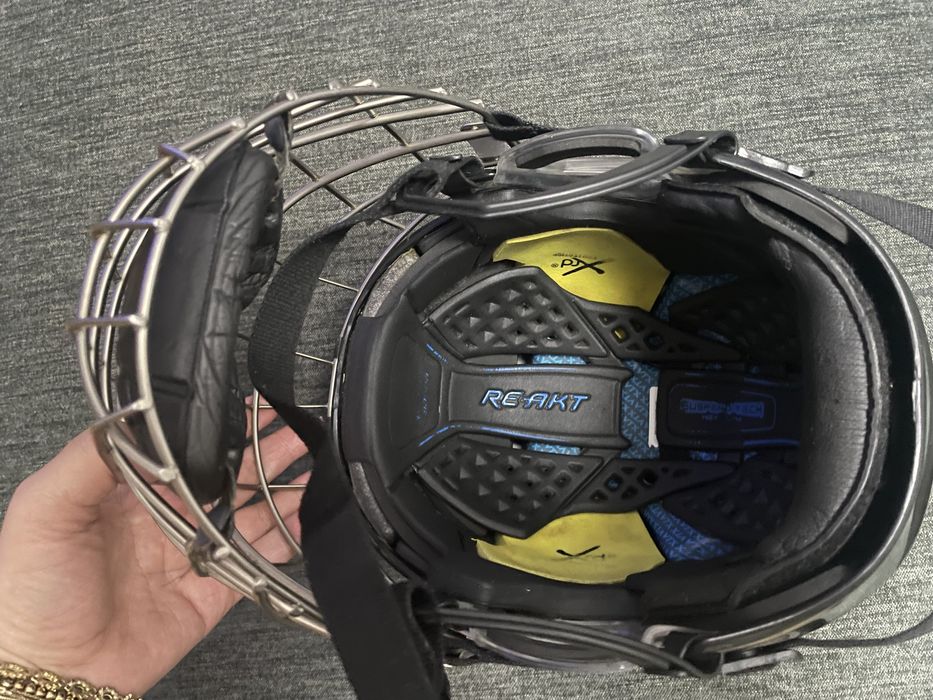 Casca hochei Bauer Re-akt  95 marimea M