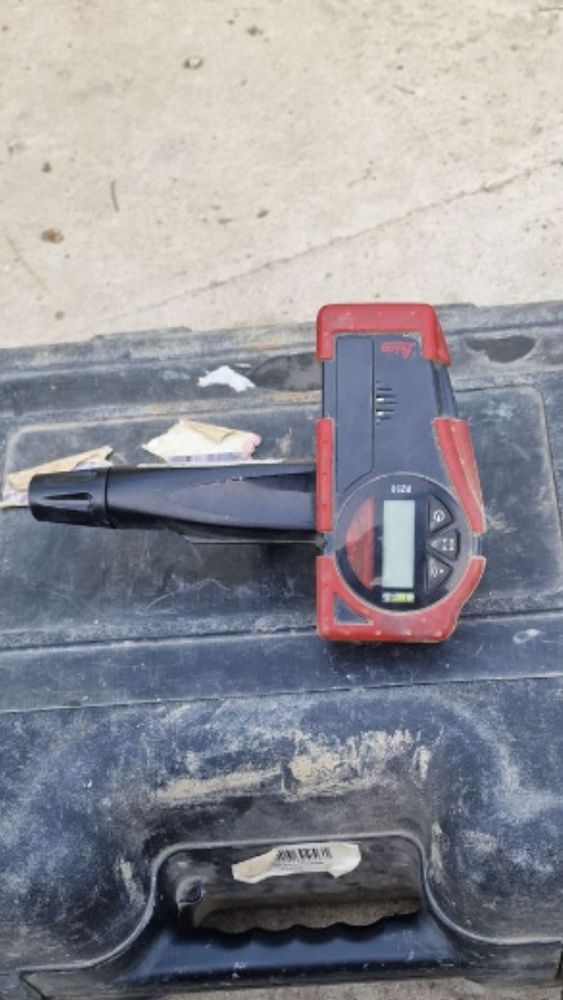 Vând laser leica roteo 20hv în stare perfecta de funcționare