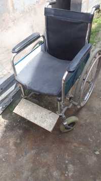 Инвалидная коляска и стул горшок