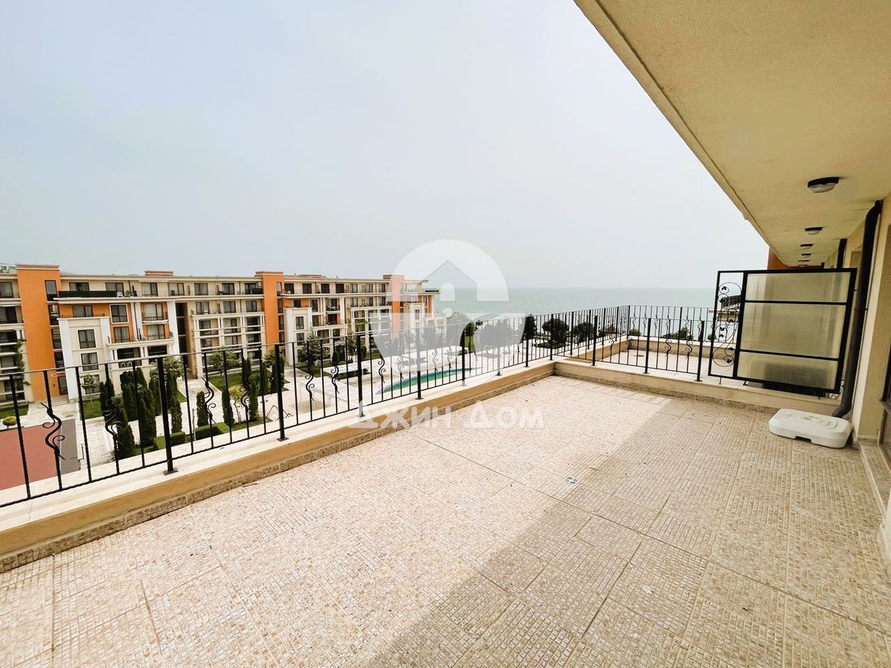 Продава се Тристаен апартамент в Свети Влас - 139 кв.м за 1547 €/кв.м - Снимка #4
