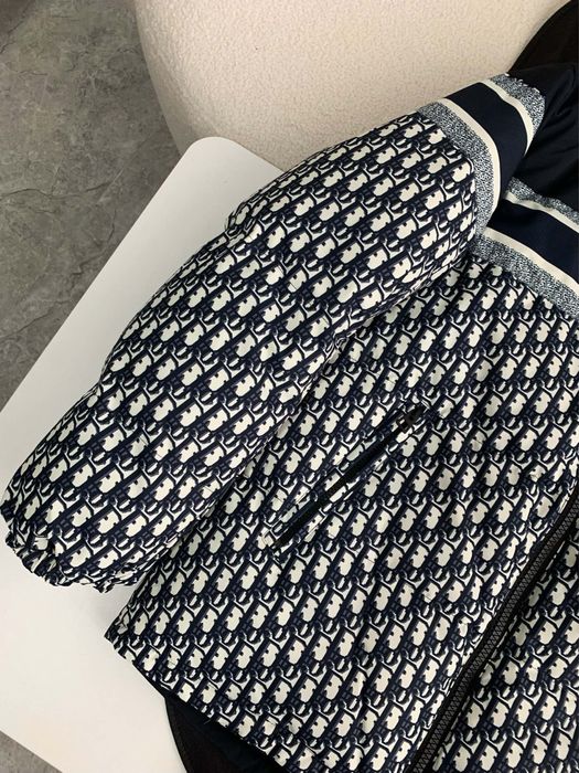 Зимнo двулицево яке DIOR.