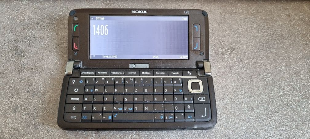 Nokia E90 (gen Communicator) functional,in stare buna.